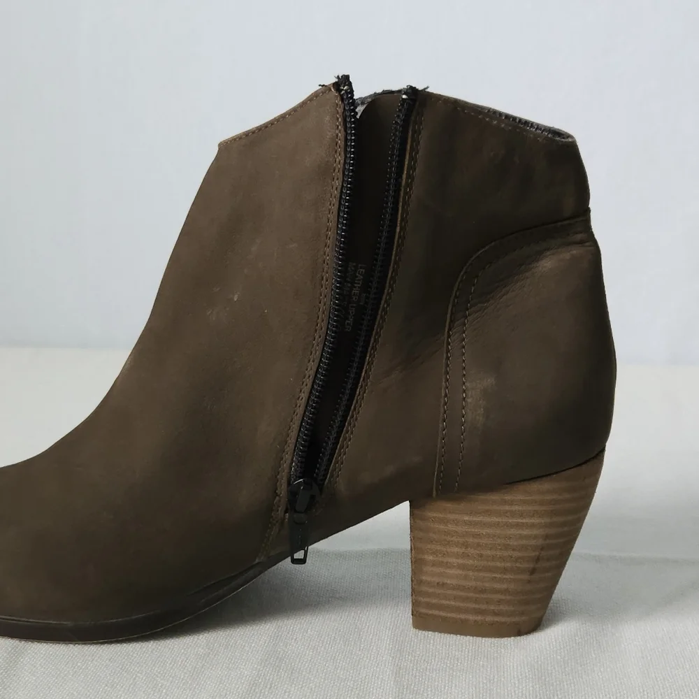 Diba Leather Ankle Booties Womens 9M Taupe Brown‎ Suede Stacked Heel Zip Boots